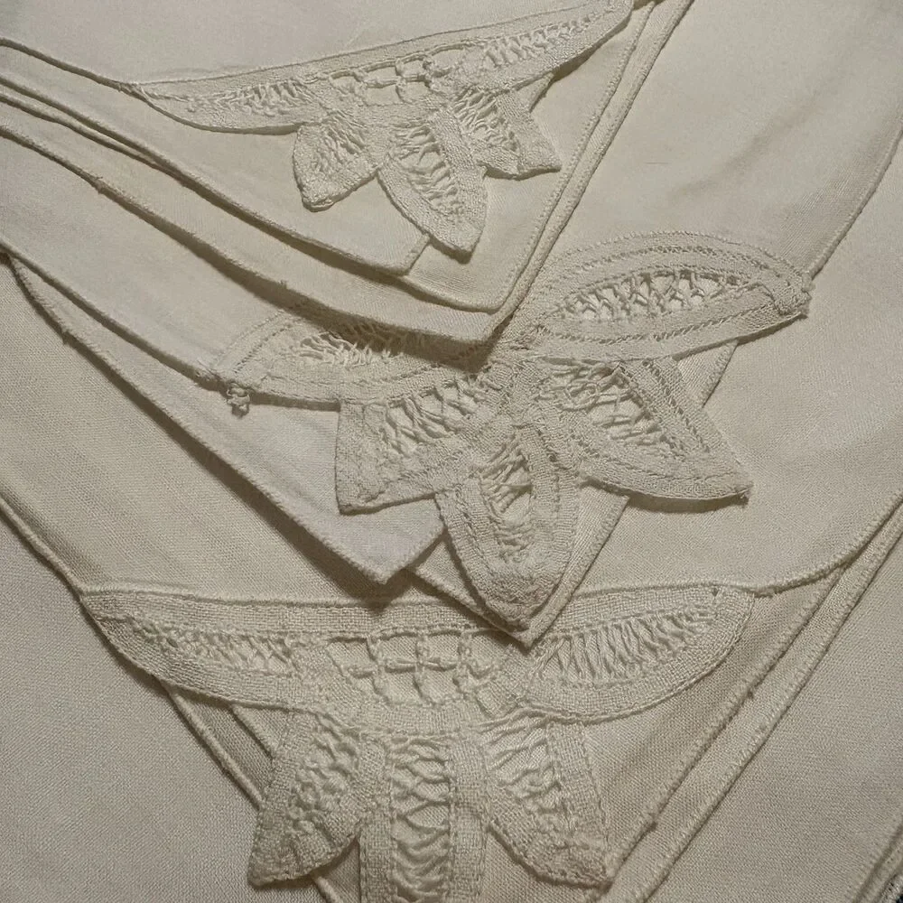 Vintage Napkins Embroidered Battenburg Lace Set of 4 Scalloped Edge 16x16 White